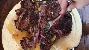 Bistecca alla Fiorentina Perfetta: Guida Completa alla Cottura
