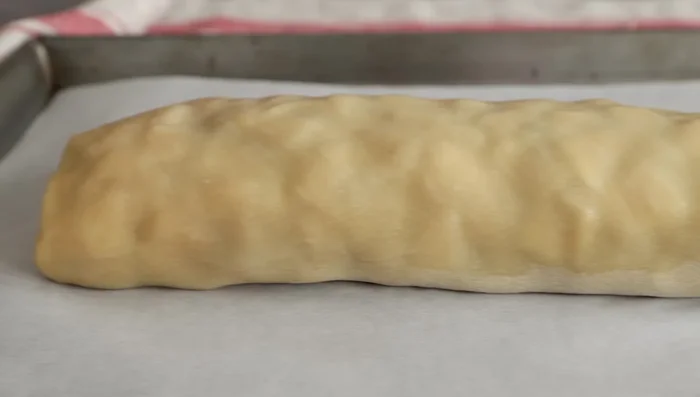 Cuocere: Spennellare con burro fuso e cuocere in forno statico a 180°C per 35-40 minuti.