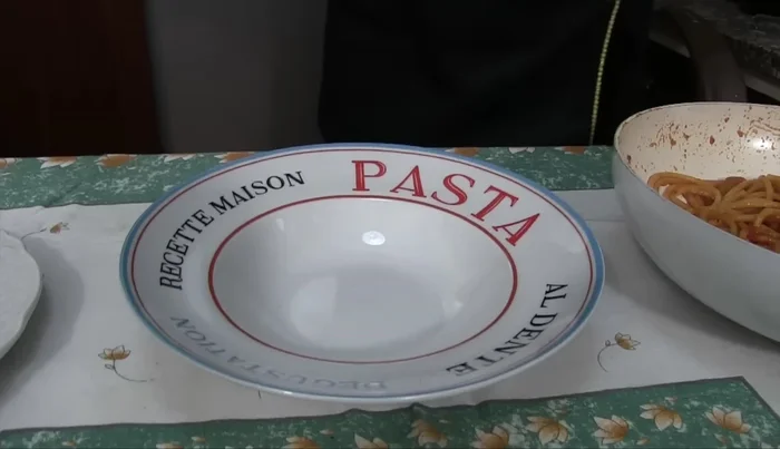 Mescolare bene e servire immediatamente.