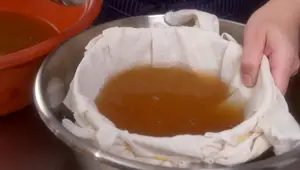 Brodo di manzo e gallina per tortellini: Ricetta tradizionale