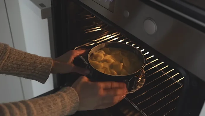 Cuocere in forno statico a 180° per 45-55 minuti (fare la prova stecchino).