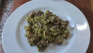 Spezzatino di Manzo con Piselli: Ricetta Facile e Gustosa