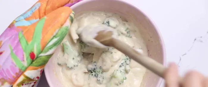 Mescola bene. La pasta Barilla Pronta si cuoce nel microonde per 60 secondi.