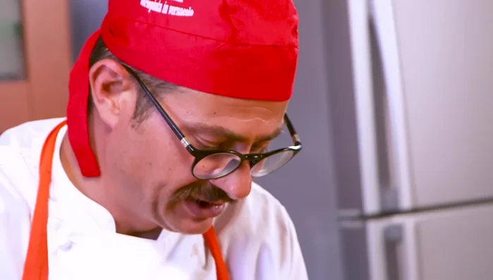 Aggiungere il polpo tagliato finemente.